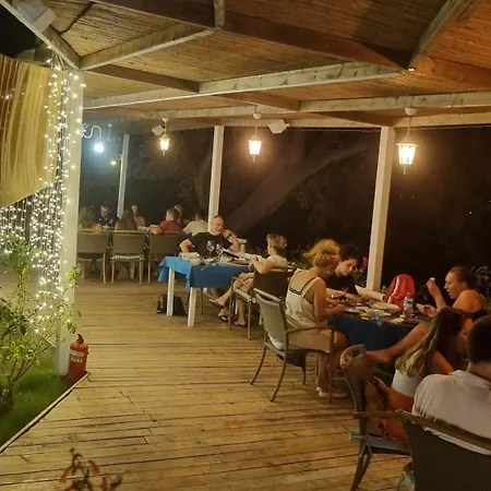 Lemon Garden Boutique בוזבורון