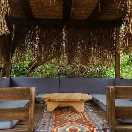 מלון Lemon Garden Boutique 3*