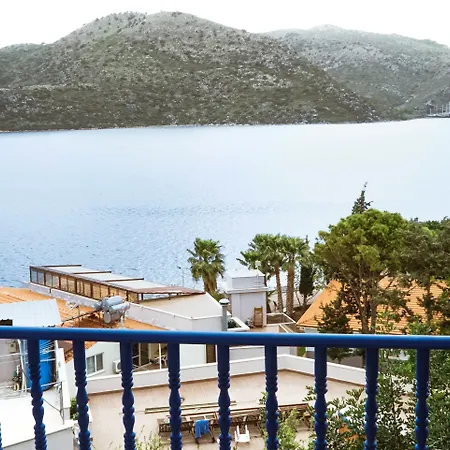 Lemon Garden Boutique מלון 3*