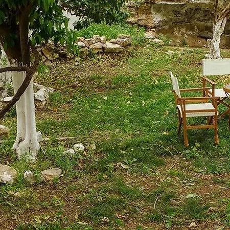 Lemon Garden Boutique מלון 3*